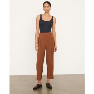 NWT Vince Stove Pipe Pull On Pant in Brown, Size M